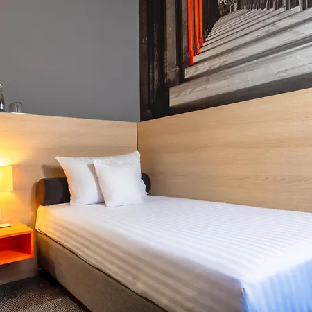 Mdm Centre Hotel 3*