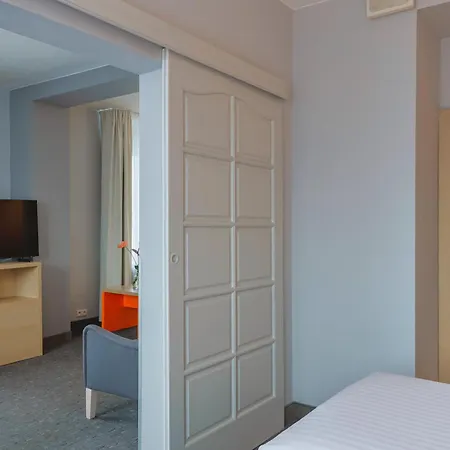 Mdm Centre Hotel 3*
